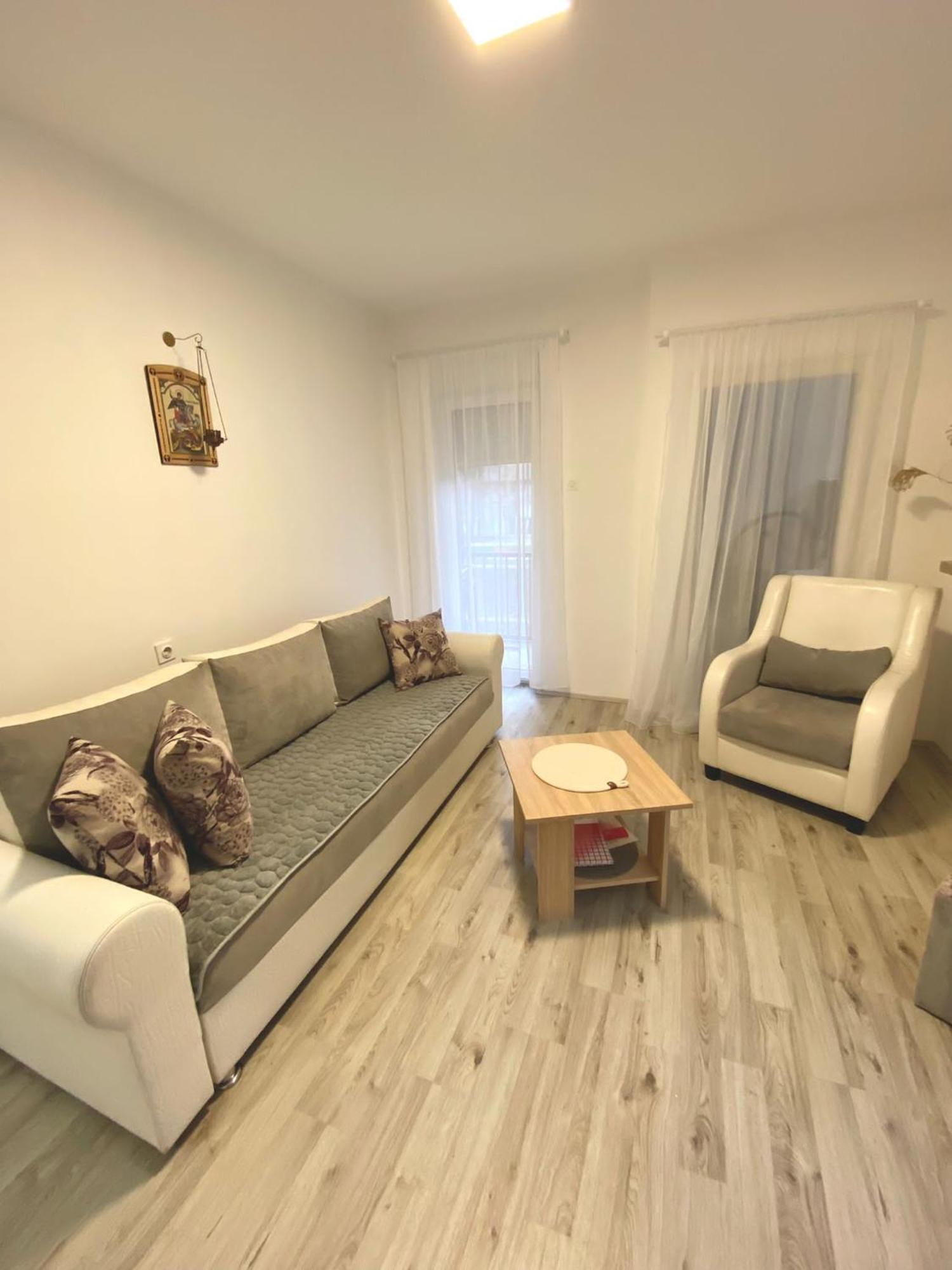 Apartman Bogdan ชาชาค ภายนอก รูปภาพ